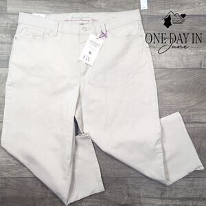 Gloria Vanderbilt Amanda Capri Jeans Size 16